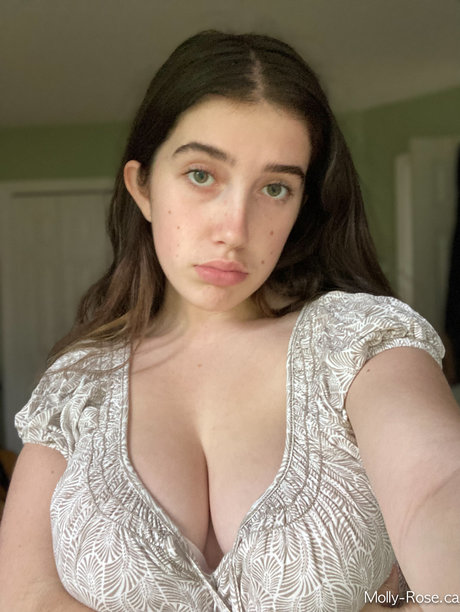 _Molly Barkasy pretty actress pic