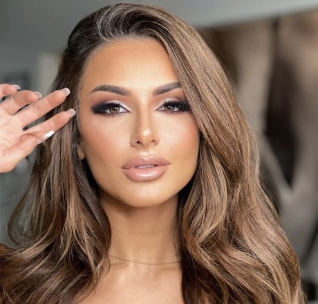 Katherine Eftekhari_ top actress picture