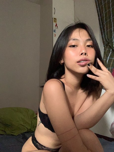 Noreen Pilotin pretty model pictures