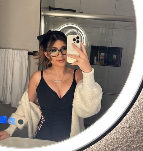 _Jydn lol star high quality photo