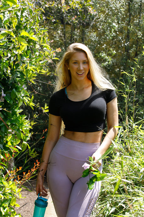 Elle Van Schaik_ pornstar adult photos