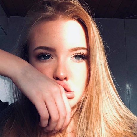 Millie Wild_ exclusive model gallery