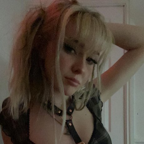 Millie Wild_ model beautiful img