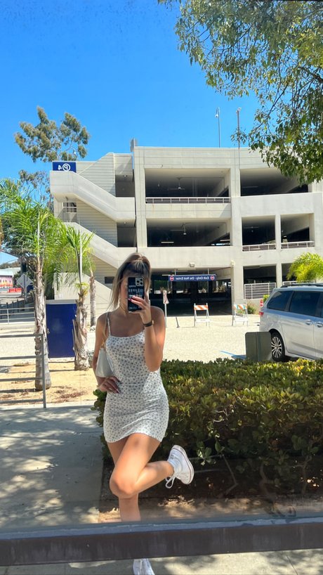 Sissy Sheridan model pretty picture