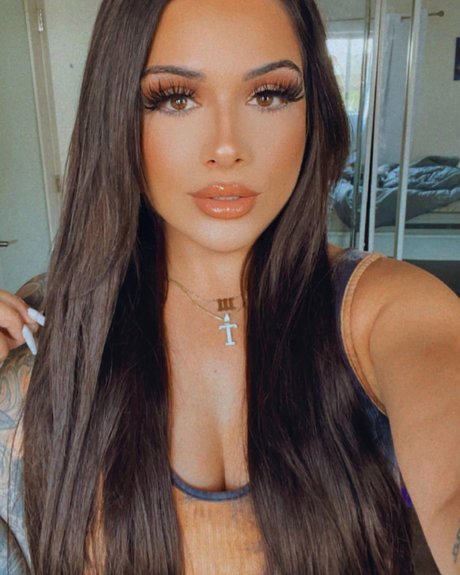 Taylor Stewart_ model pornographic pictures