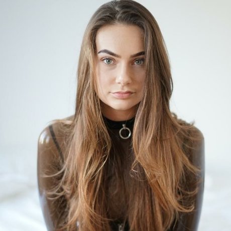 Amazon Eve art actress gallery