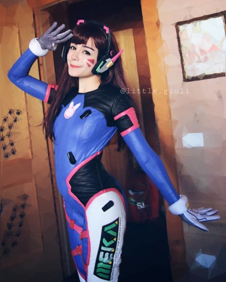 Little Giuli xxx model picture