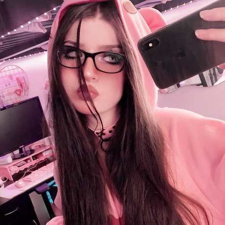 Shinuki pretty model photo