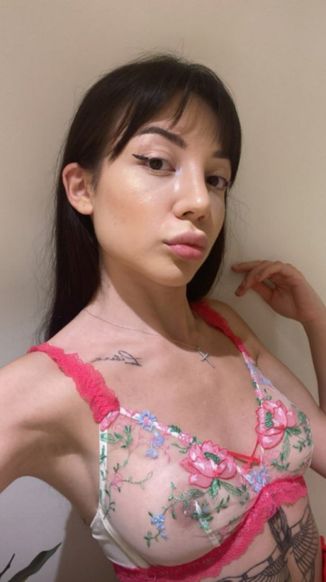 Sinem_ pornstar erotic photos