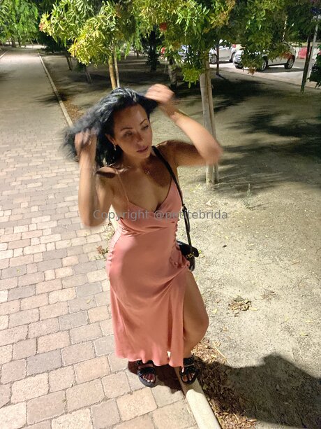 Freepetitebrida model hot photos