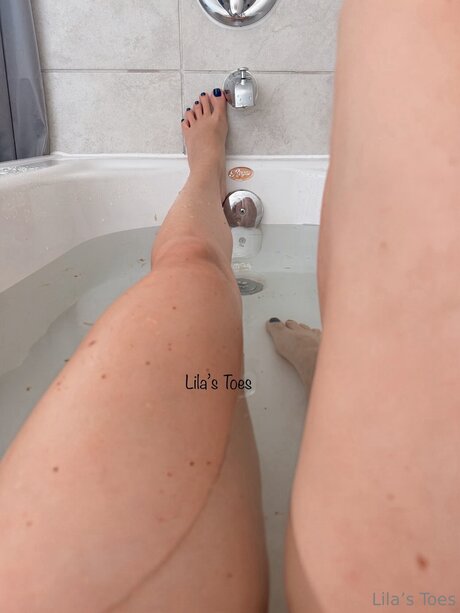 Lilas Toes nude pornstar photo