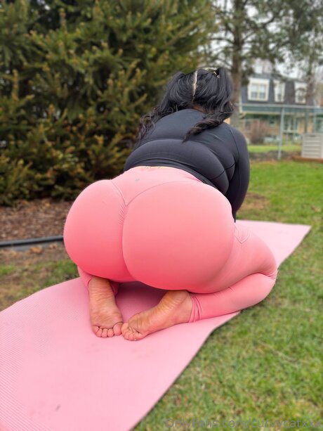 Curvycatxxx pornographic actress pic