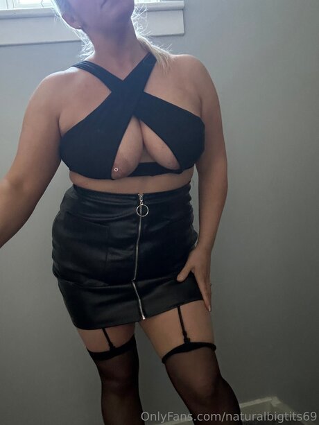 Naturalbigtits69 star hot photo
