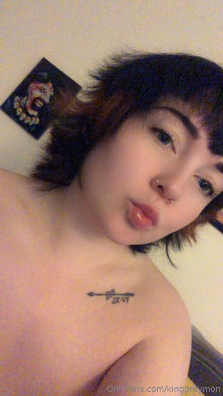 Kinggreymon erotic star photo