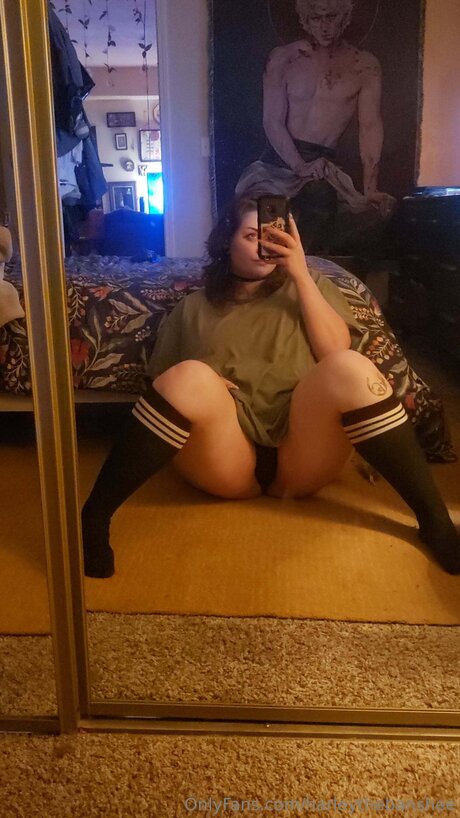 Harleythebanshee model nude image