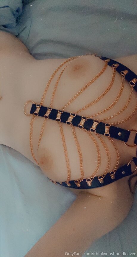 Ithinkyoushouldleavee model exclusive pictures