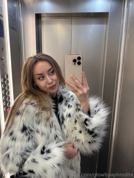 Glowbyaphrodite erotic actress pics