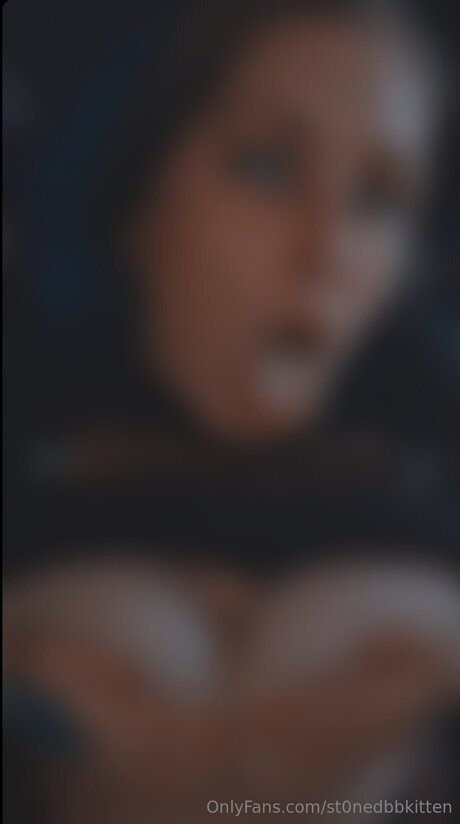 St0nedbbkitten porn model pics