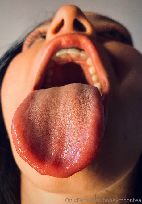 Honeymoontea beautiful actress photo