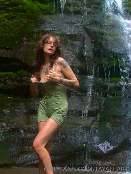 Tayallard pretty model photo