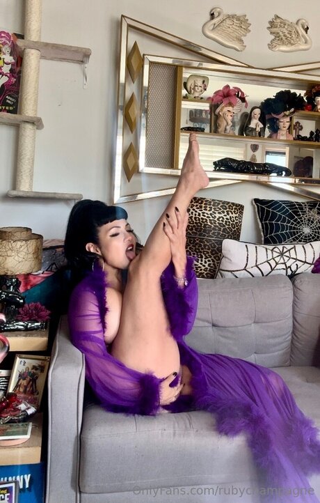 Rubychampagne pornstar erotic photos