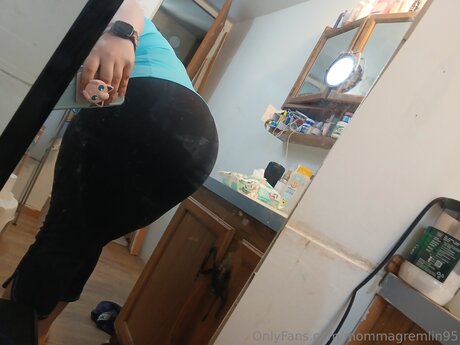 Mommagremlin95 naked star archive