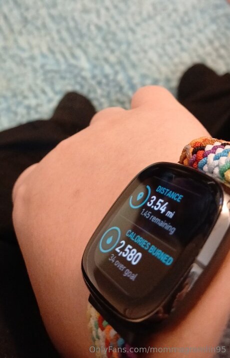 Mommagremlin95 model exclusive pic