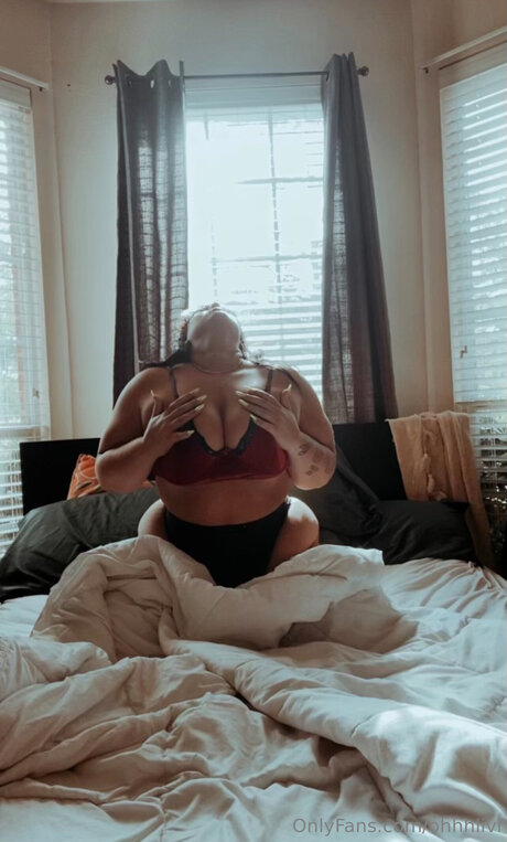 Ohhhlivi star sexy photos