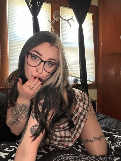 Kittiownsyou star sex galleries