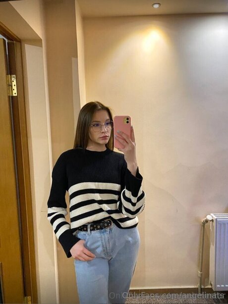 Angelinats erotic model images