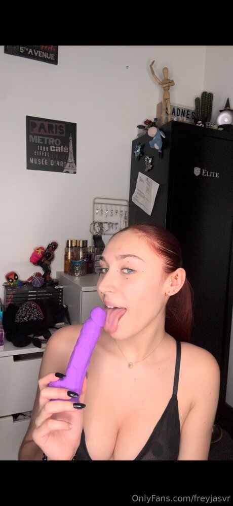 Freyjasvr pornstar xxx img