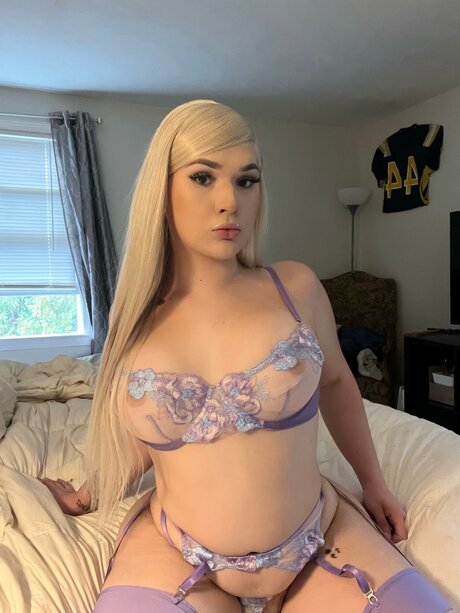 blonde shemale onlyfans naked picture