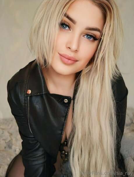 Sia Ray hot pornstar archive