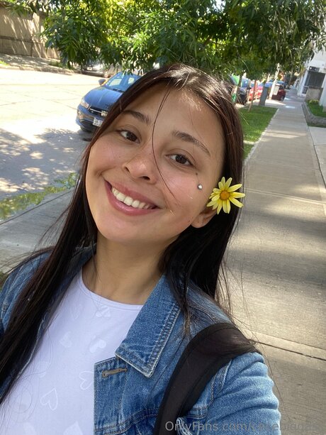 Cecebiggass art model pic