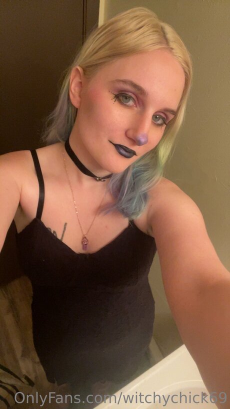 Witchychick69 star pretty gallery