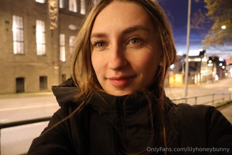 Lilyhoneybunny pornstar pic