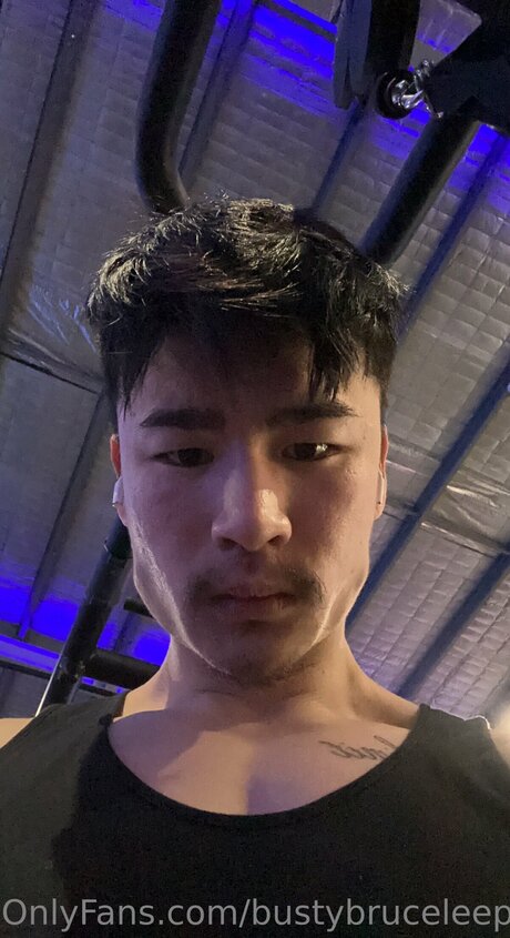 Bustybruceleepreviews naked star photo