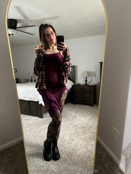 Hanniexbeee art model picture