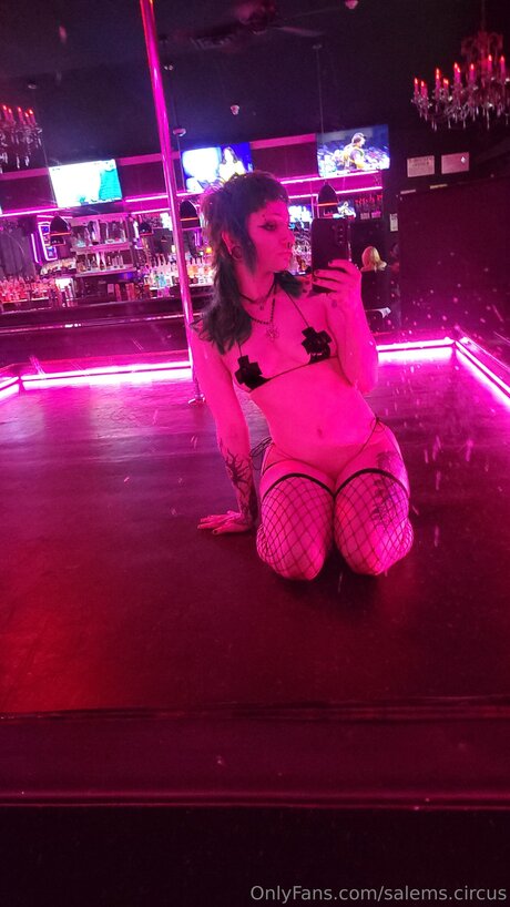 Salems Circus model hd pic