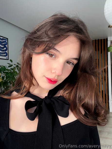 Averymayy adult model pics