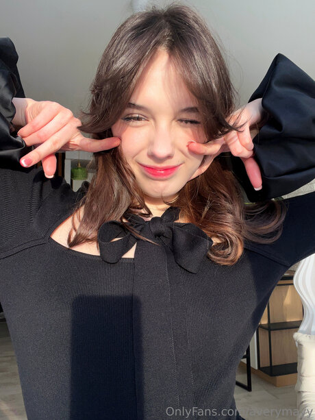 Averymayy pornstar hot galleries