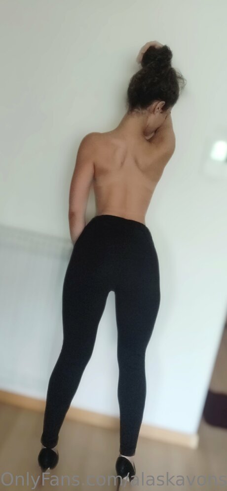 Alaskavonsteinort star sexy picture