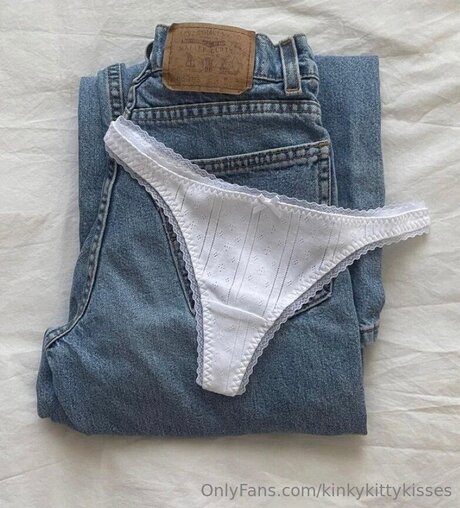 Kinkykittykisses beautiful pornstar photos