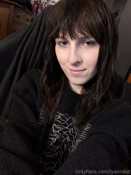 Lyannaqt erotic actress gallery