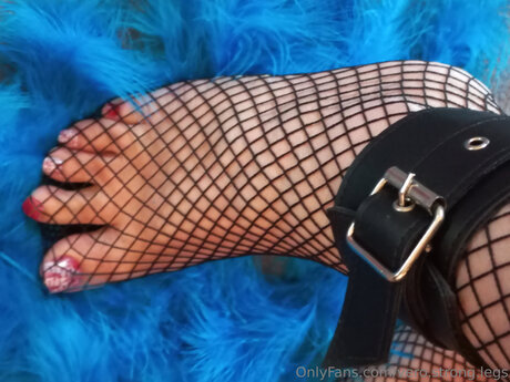 Vero Strong Legs star best images