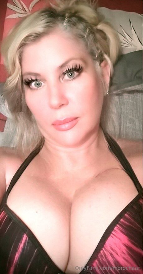 Morochaar porn model archive