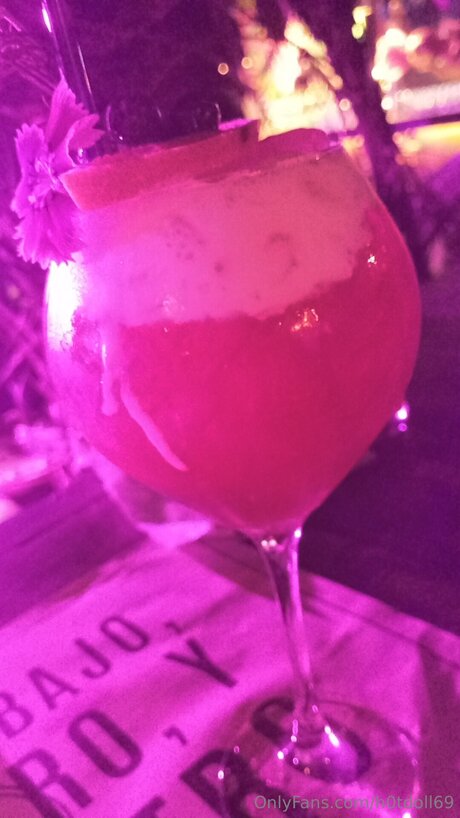 H0tdoll69 porn actress picture