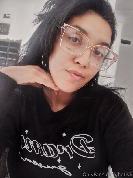 Hotivii porn actress photo