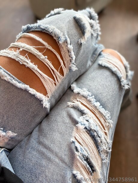 U344758961 star naked image