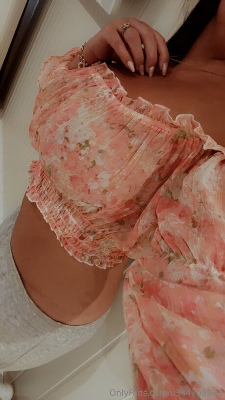 U344758961 pornstar perfect photos